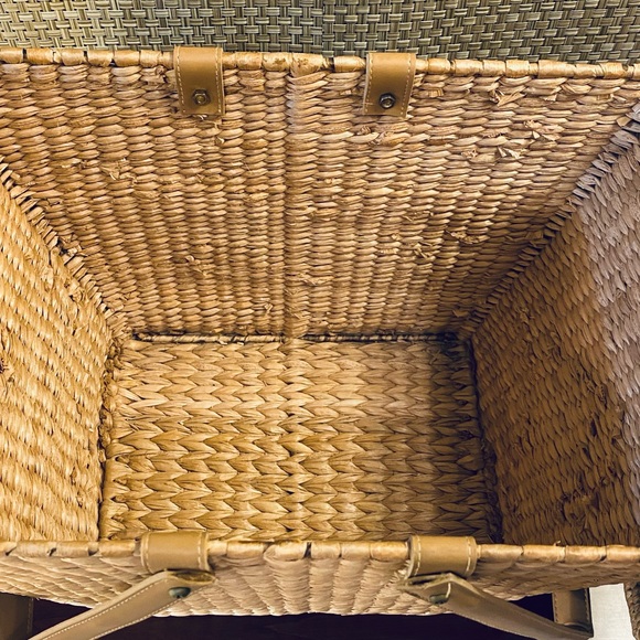 SOLD🌟2xHP🌟VTG 60s Woven Raffia Covered Picnic Basket - Picture 9 of 11
